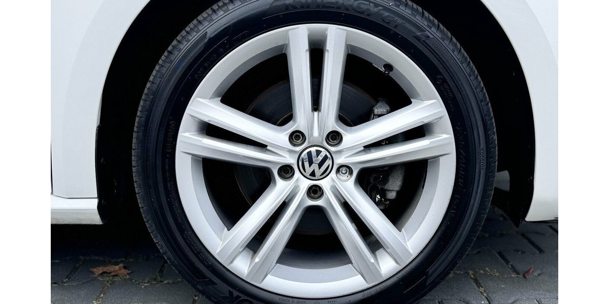 VW Passat 2,0 TDI Highline / Leder / SHD / Keyless 228.000 km 8.900 &euro; Mönchengladbach 41066