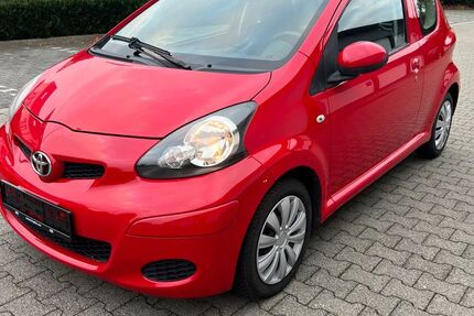 Toyota Aygo (X) 121.600 km 2.950 € Mönchengladbach 41063
