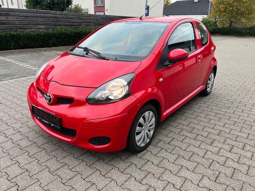 Toyota Aygo (X) 121.600 km 2.950 € Mönchengladbach 41063