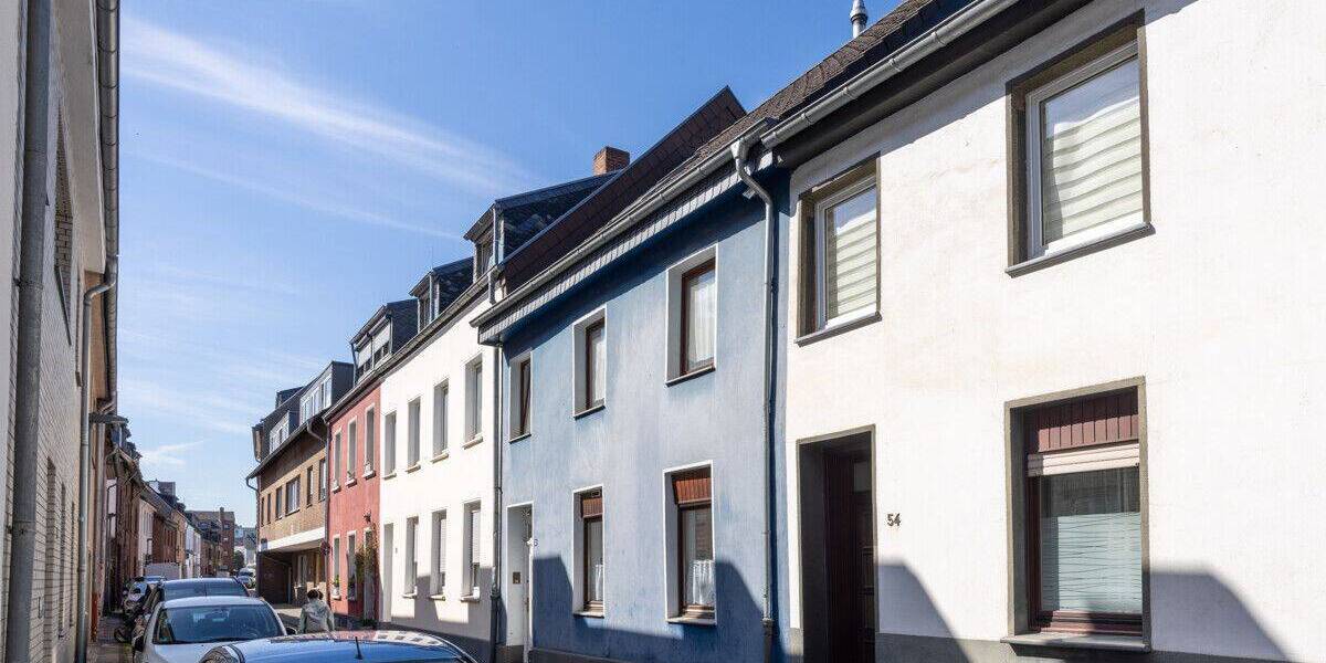 Reihenmittelhaus Krefeld Stadtmitte - 5 Zimmer, 132 m&sup2;, 295.000&euro; | Angebot:26798740