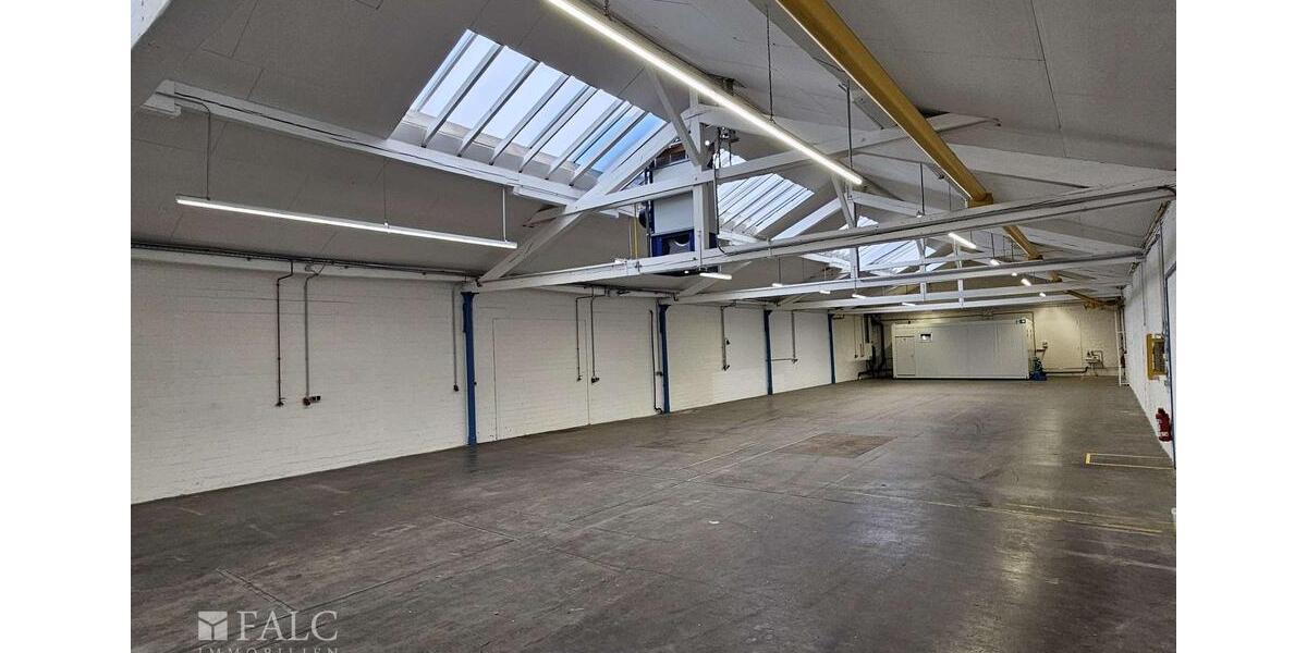 Moderne Lagerhalle im Gewerbepark-Süd zimmer