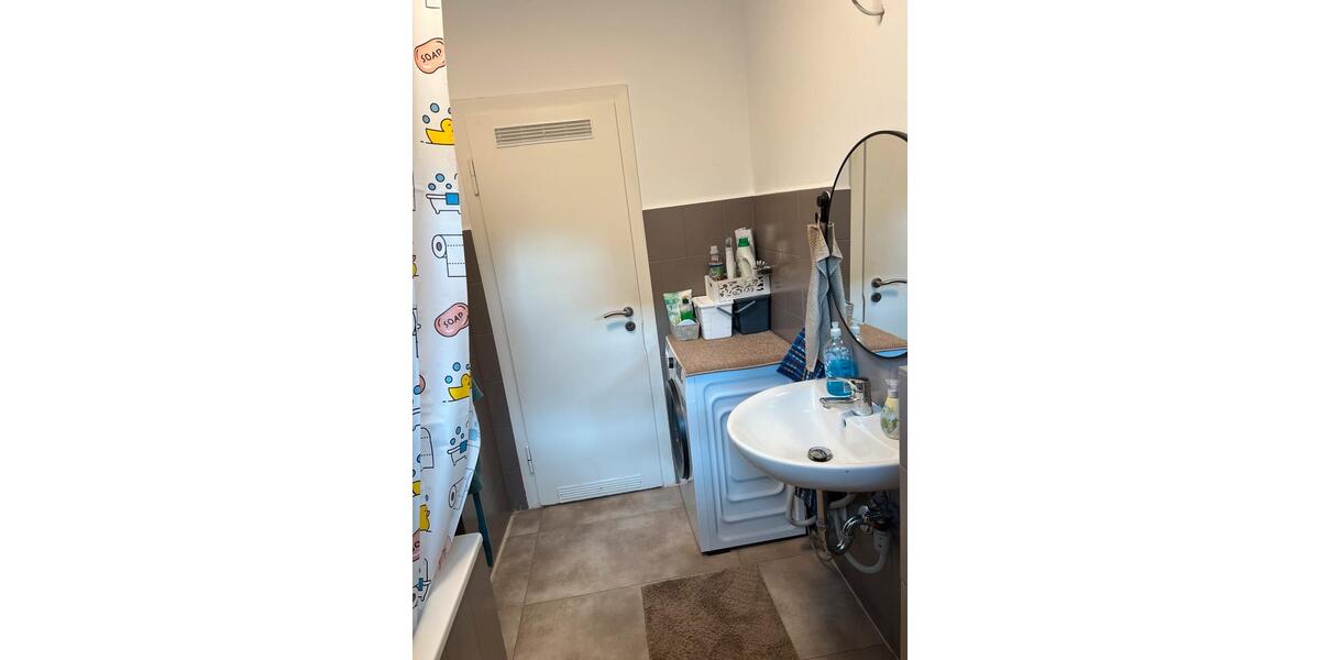 Wohnung zu vermieten, zwei Zimmer 55 m² Kü+Whz+Schlz+Bad 2 zimmer