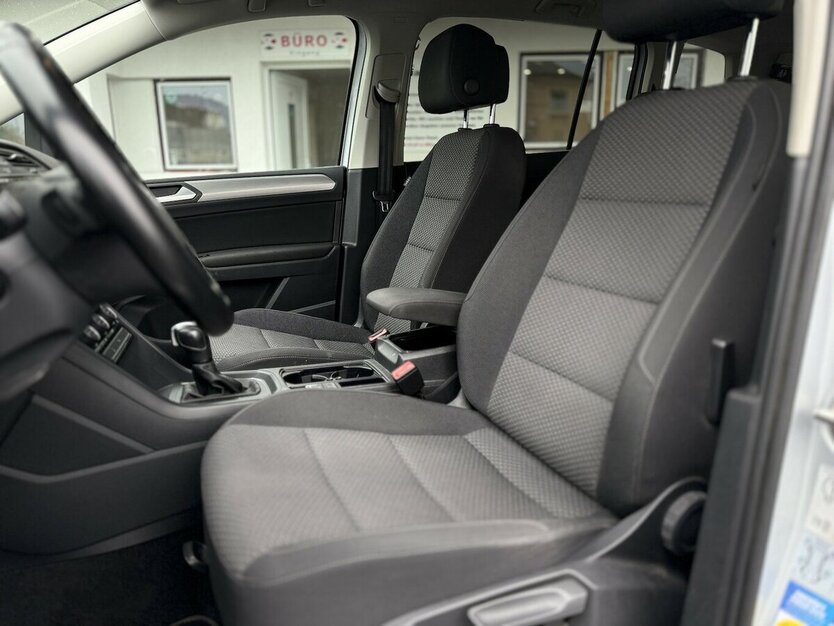 VW Touran 7-Sitze/Discover Pro/ACC/AHK/Automatik 110.000 km 24.490 € Mönchengladbach 41066