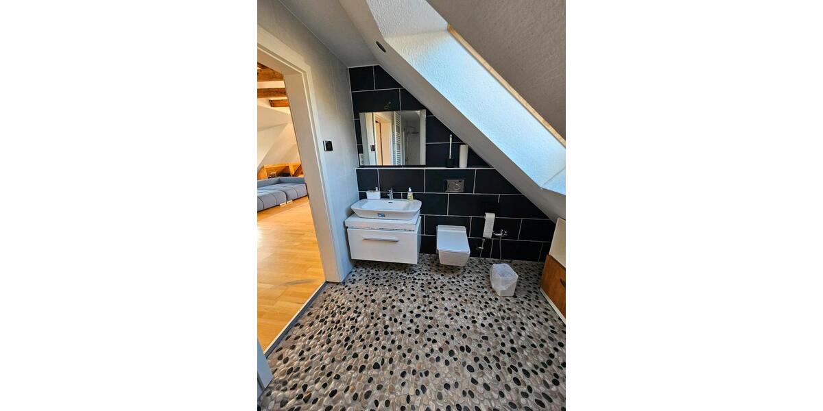 Dachgeschoßwohnung Düsseldorf Stadtbezirk 6 - 1 Zimmer, 43 m&sup2;, 950&euro; | Angebot:26052845