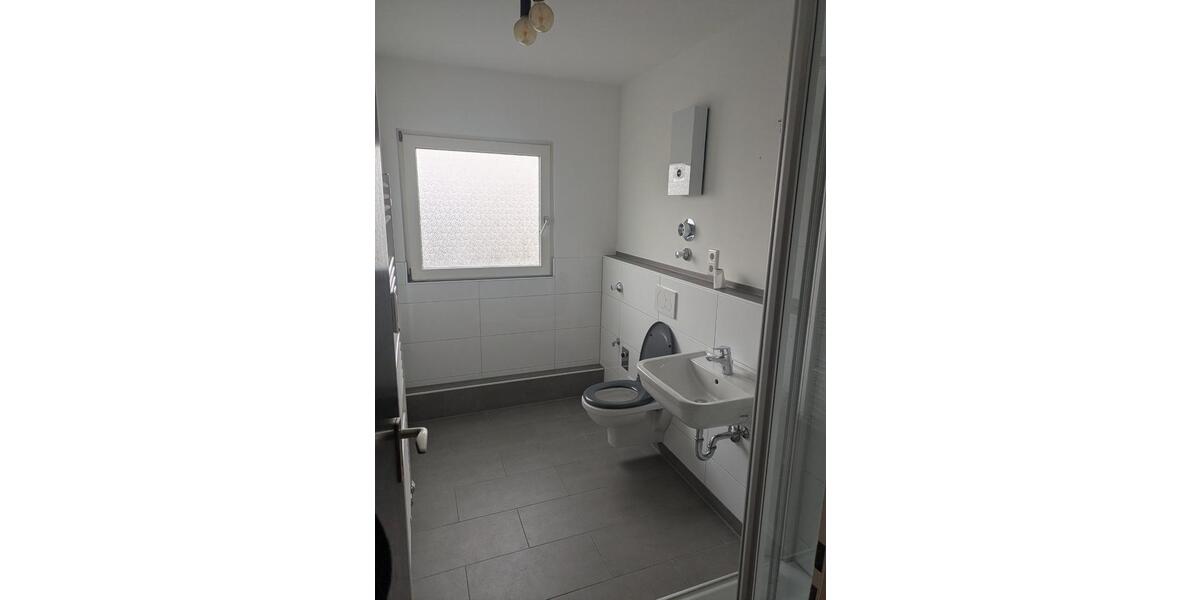 Helle 2-Zimmer-Wohnung mit Balkon & Tiefgarage im Grünen von DUS 2 zimmer