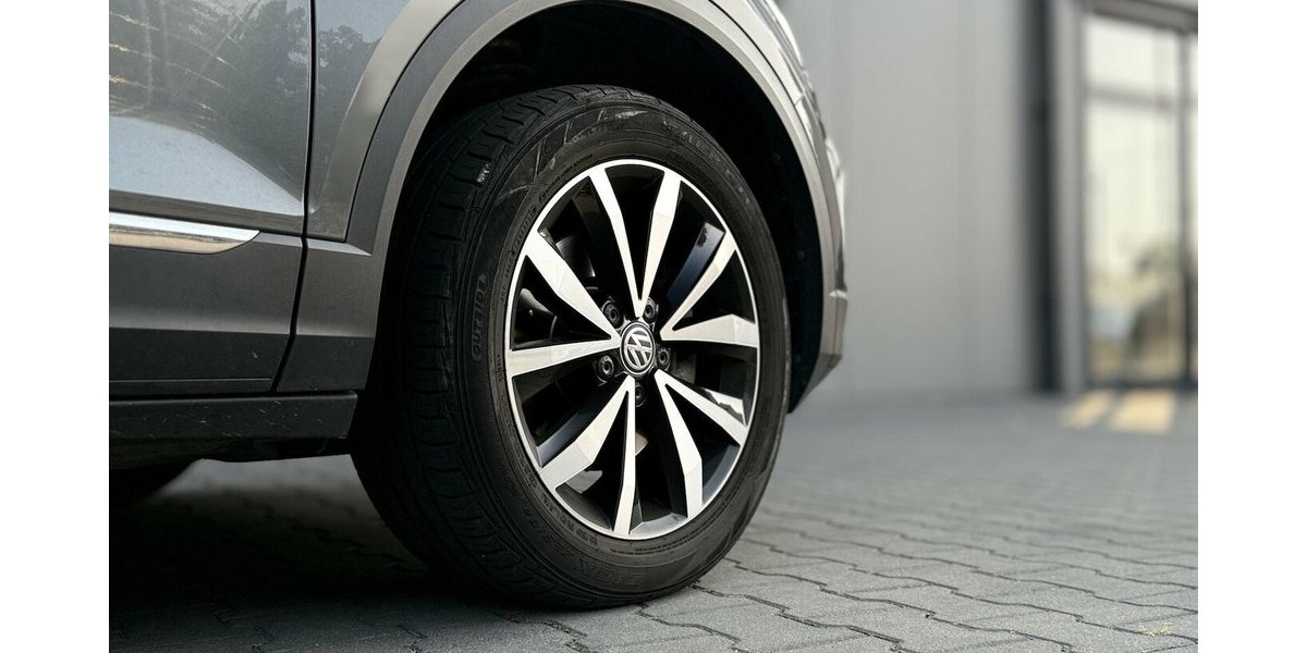 VW T-Roc R line / 4Motion / Keyless Go / PANO 53.000 km 24.590 &euro; Mönchengladbach 41066