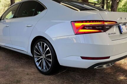 Skoda Superb 70.000 km 22.999 &euro; Düsseldorf 40476