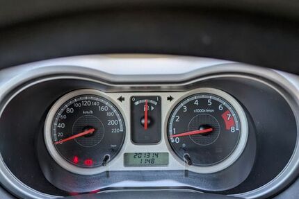 Nissan Note 2.013 km 2.700 &euro; Düsseldorf 40599