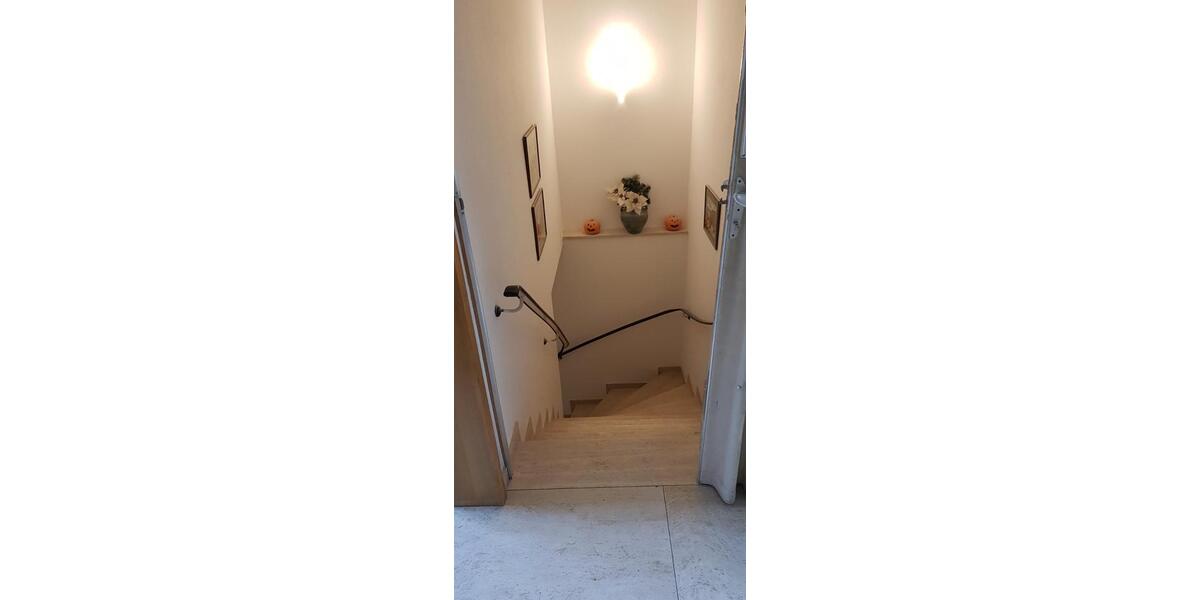 Erdgeschoßwohnung Duisburg Essenberg - 6 Zimmer, 164 m&sup2;, 1.150&euro; | Angebot:25404154