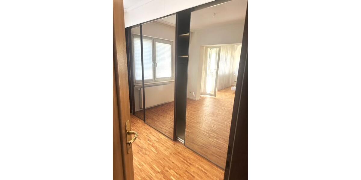 Modernes Reihenhaus in ruhiger Lage in Solingen-Gräfrath für maximal 2 Personen. 3 zimmer