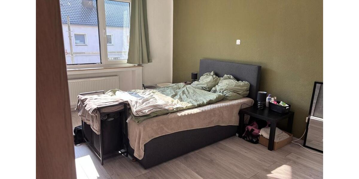 Etagenwohnung Düsseldorf Stadtbezirk 9 - 3.5 Zimmer, 84 m&sup2;, 1.200&euro; | Angebot:25350874