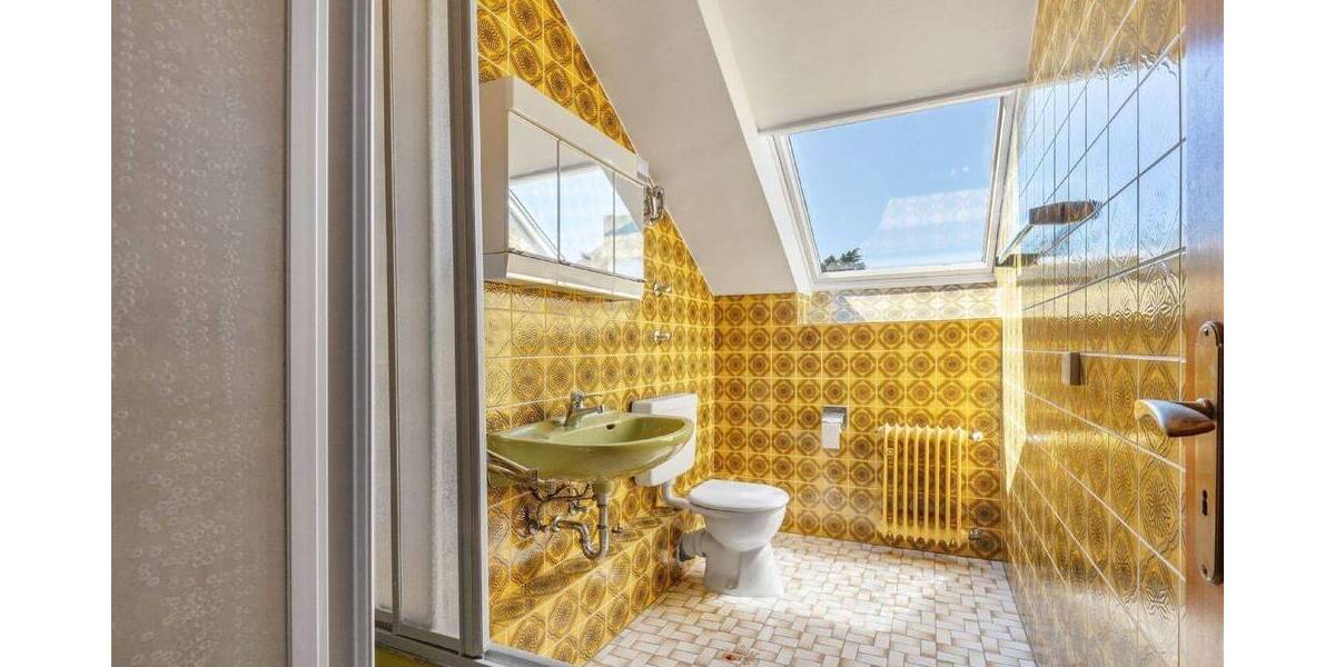 Freistehendes 185 m2 Ein- oder Zweifamilienhaus in Massivbauweise 6 zimmer