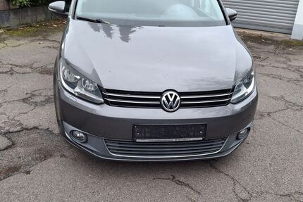 VW Touran 138.600 km 7.800 € Köln 51147