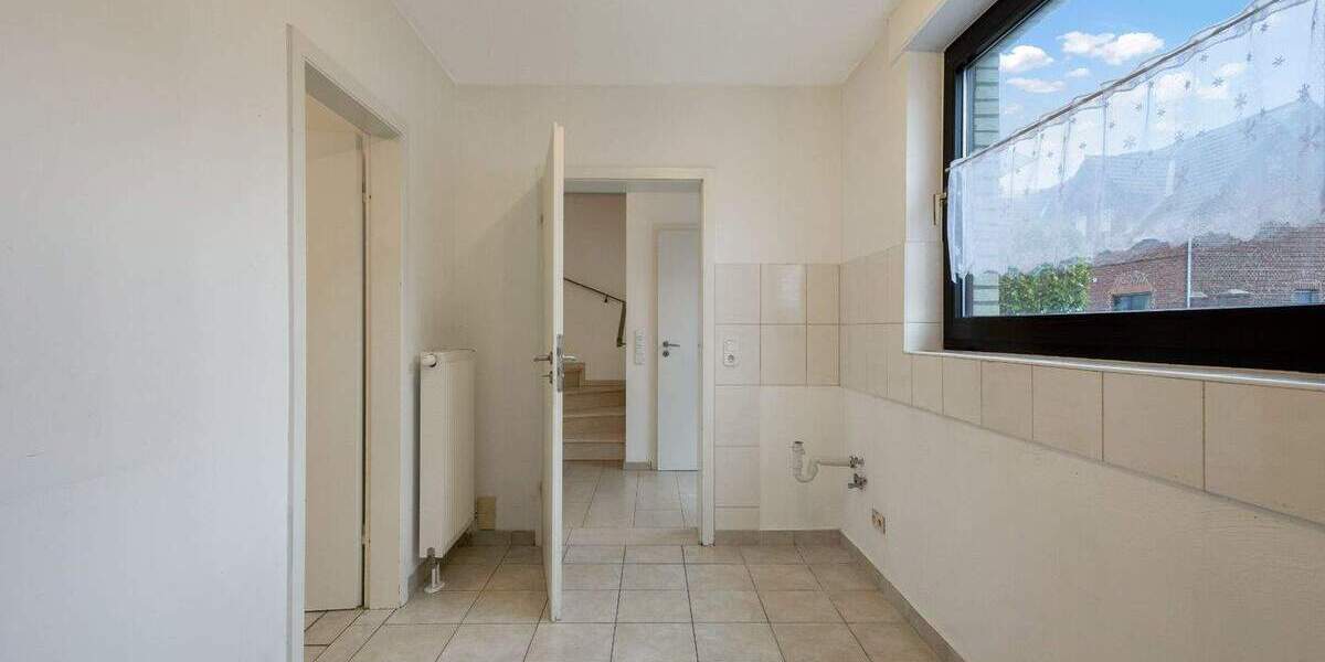 Reihenmittelhaus mit viel Potenzial in Neuss-Grefrath 4 zimmer