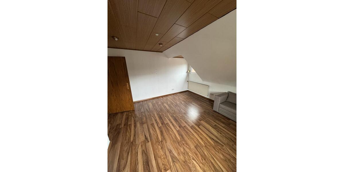 Dachgeschoßwohnung Langenfeld (Rheinland) - 2 Zimmer, 52 m&sup2;, 665&euro; | Angebot:26397791