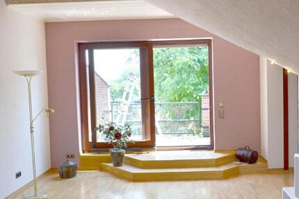 Dachgeschosswohnung mit Loggia (ca. 100 m²) 3 zimmer