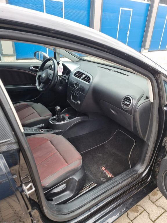 Seat Leon 279.000 km 2.900 € Köln 50969