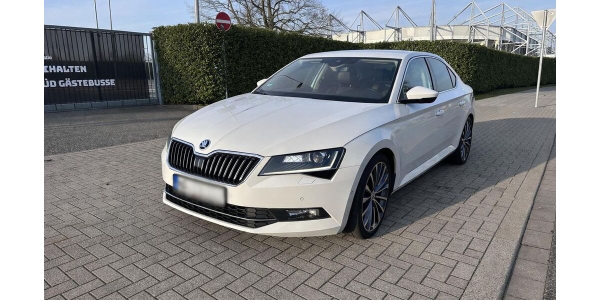 Skoda Superb 176.000 km 15.200 &euro; Mönchengladbach 41236