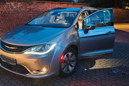 Chrysler Pacifica 107.000 km 23.000 &euro; Mönchengladbach 41061