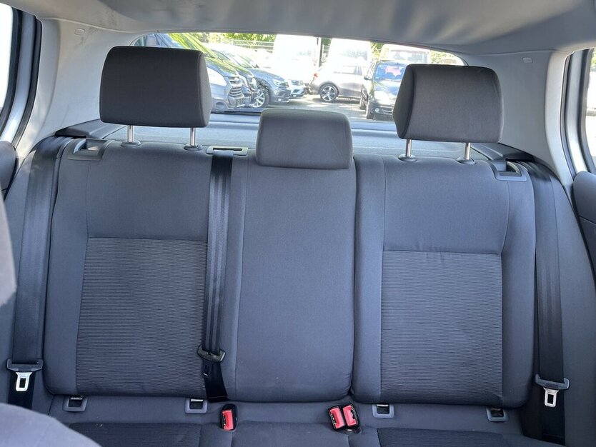 VW Golf Trendline / Klima / Schiebedach / ZV 185.000 km 2.490 € Mönchengladbach 41066