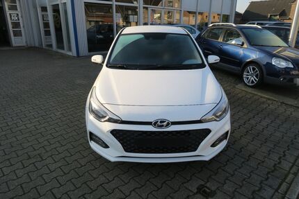 Hyundai i20 89.000 km 9.650 &euro; Oberhausen 46147