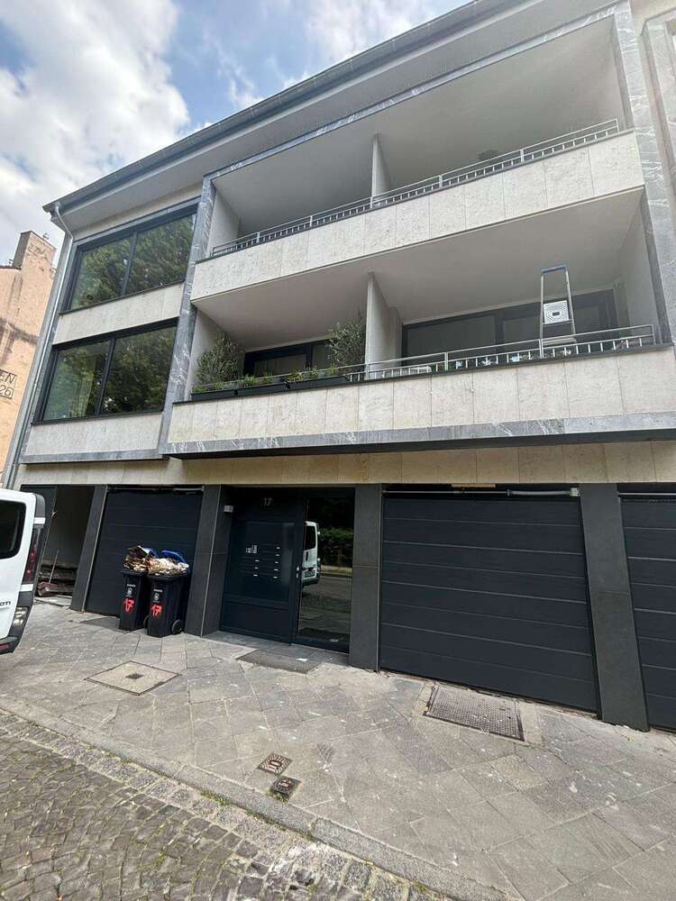 Halle in Düsseldorf 1.200 € 100 m²