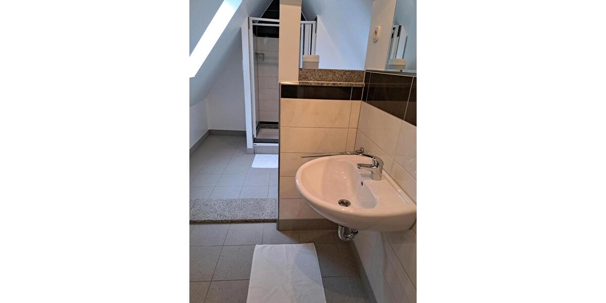 Dachgeschoßwohnung Leverkusen - 1 Zimmer, 45 m&sup2;, 650&euro; | Angebot:26262983