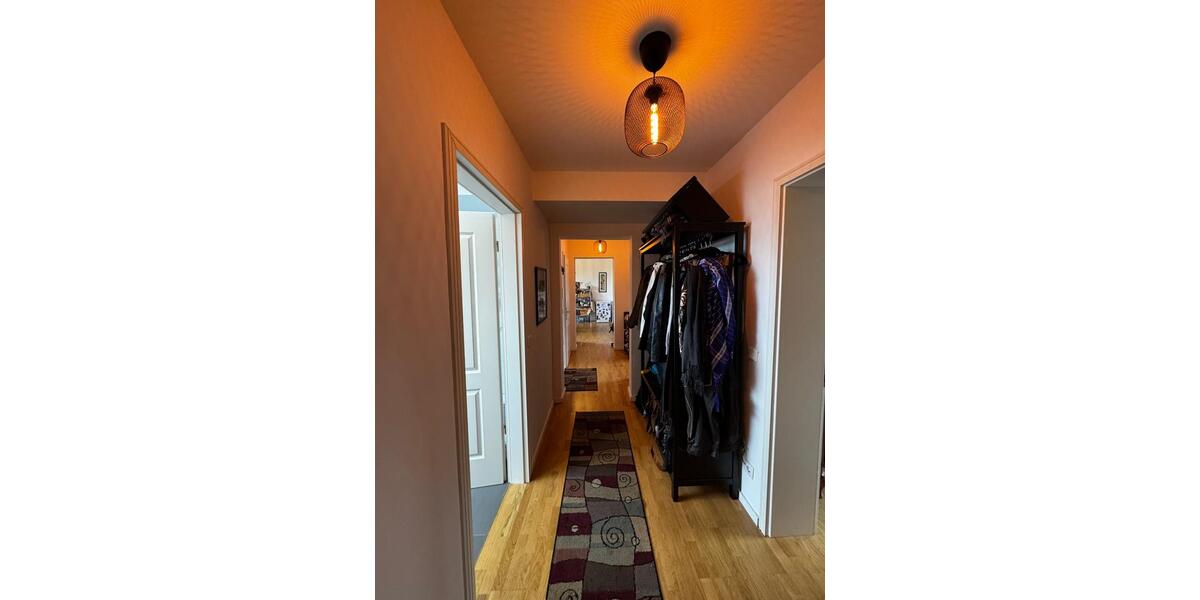 Sanierte 90qm DG-Wohnung mit Balkon, 2,5 Zi. ab 01.04.2026 D-Rath 2.5 zimmer