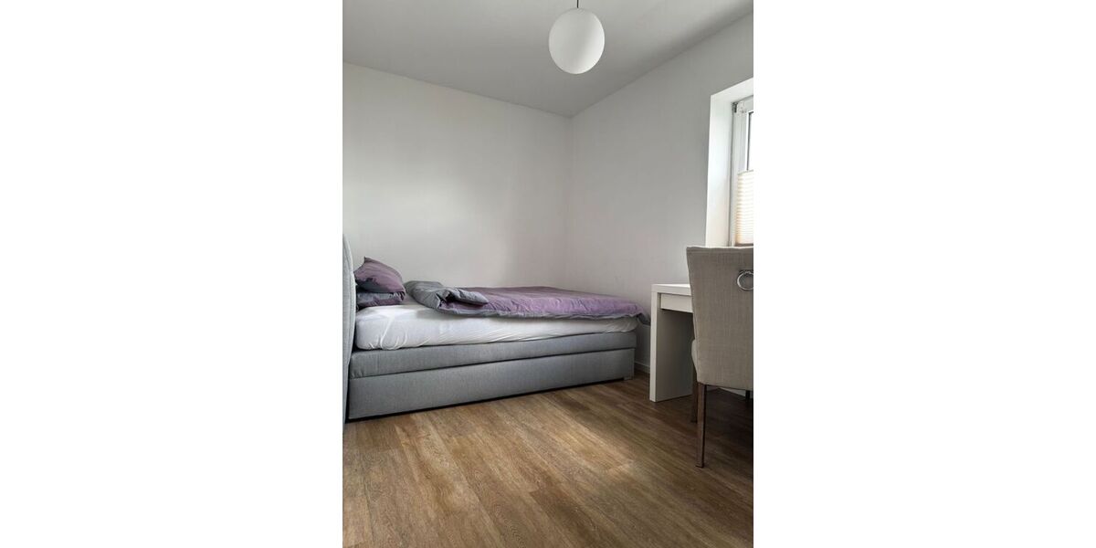 Provisionsfrei* Golzheim - wegen Auswanderung direkt vom Eigentümer sanierte 4 Zi-Wohnung mit hochwertiger Küche - Etagenwohnung Düsseldorf Stadtbezirk 5 | Angebot:25813842