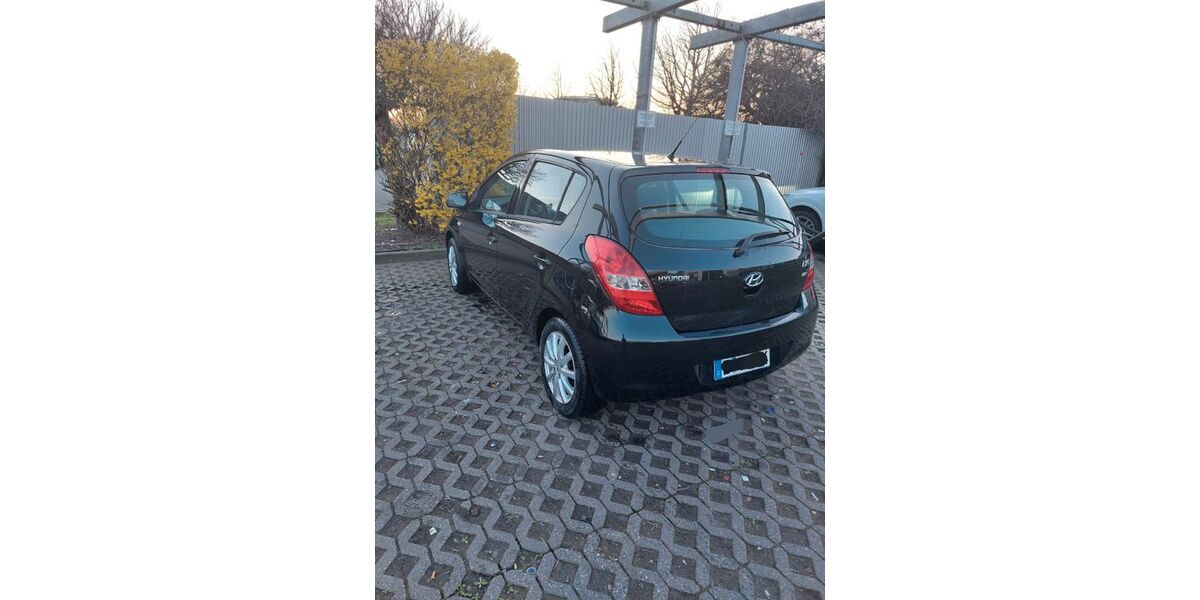 Hyundai i20 130.000 km 2.990 &euro; Oberhausen 46117