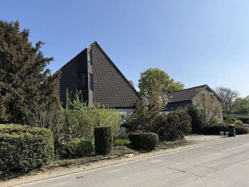 Haus zum Kaufen in Krefeld 599.000 € 208 m²