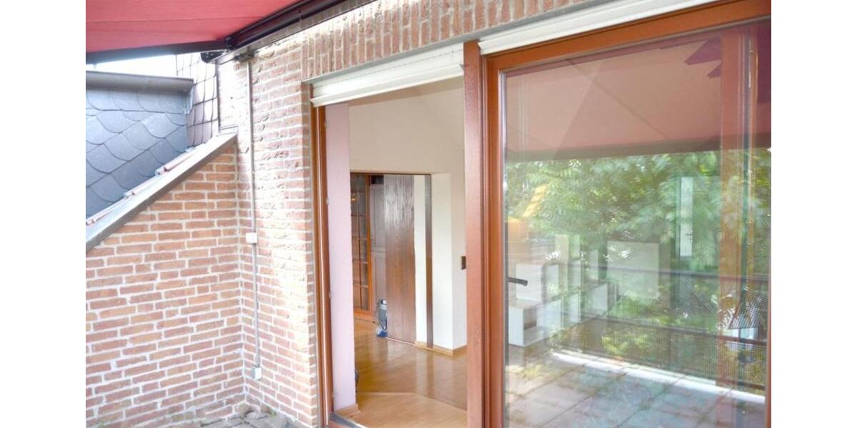 Dachgeschosswohnung mit Loggia (ca. 100 m²) 3 zimmer