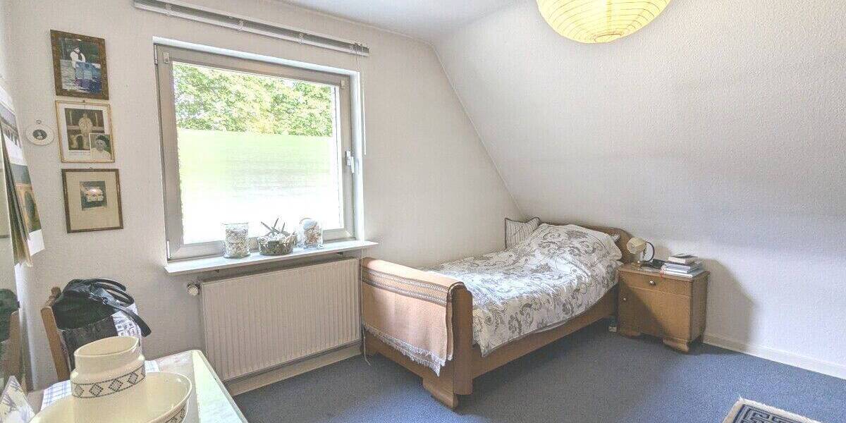 Perfekt für Ihre Familie: Freistehendes EFH mit Keller, Garage und Garten in ruhiger Waldrand-Lage 6 zimmer