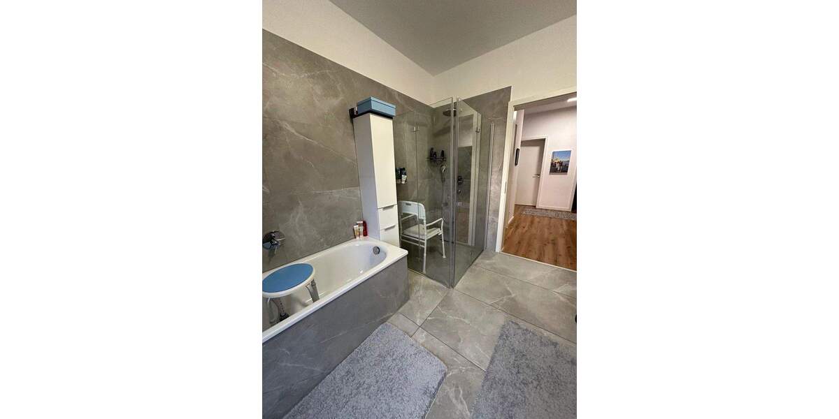 Terrassenwohnung Krefeld Stadtmitte - 4 Zimmer, 132 m&sup2;, 1.500&euro; | Angebot:25547362