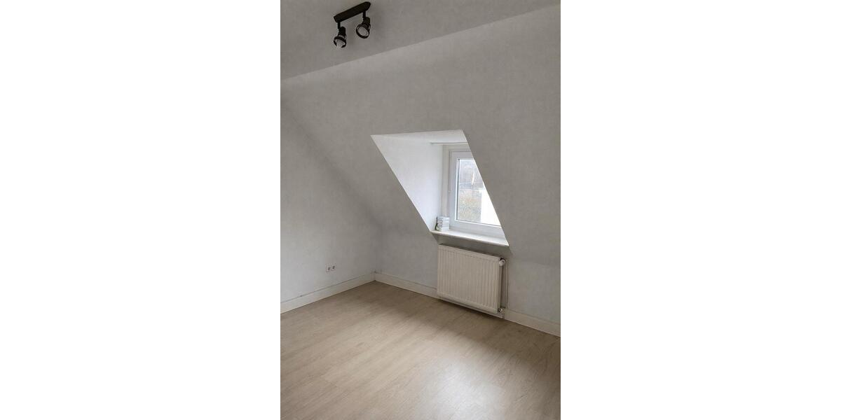 Dachgeschoßwohnung Krefeld Fischeln - 2 Zimmer, 43 m&sup2;, 500&euro; | Angebot:25195487