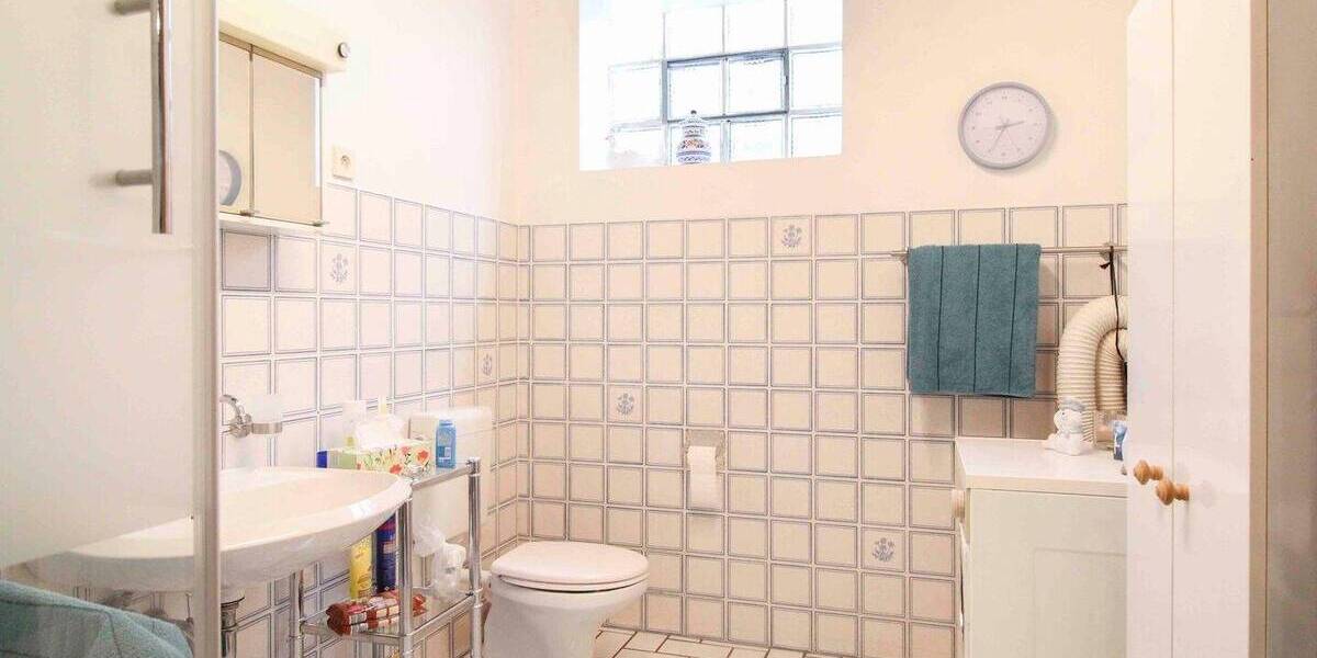 Top gepflegtes 2-Familienhaus in ruhiger Lage mit schönem Grundstück 8 zimmer