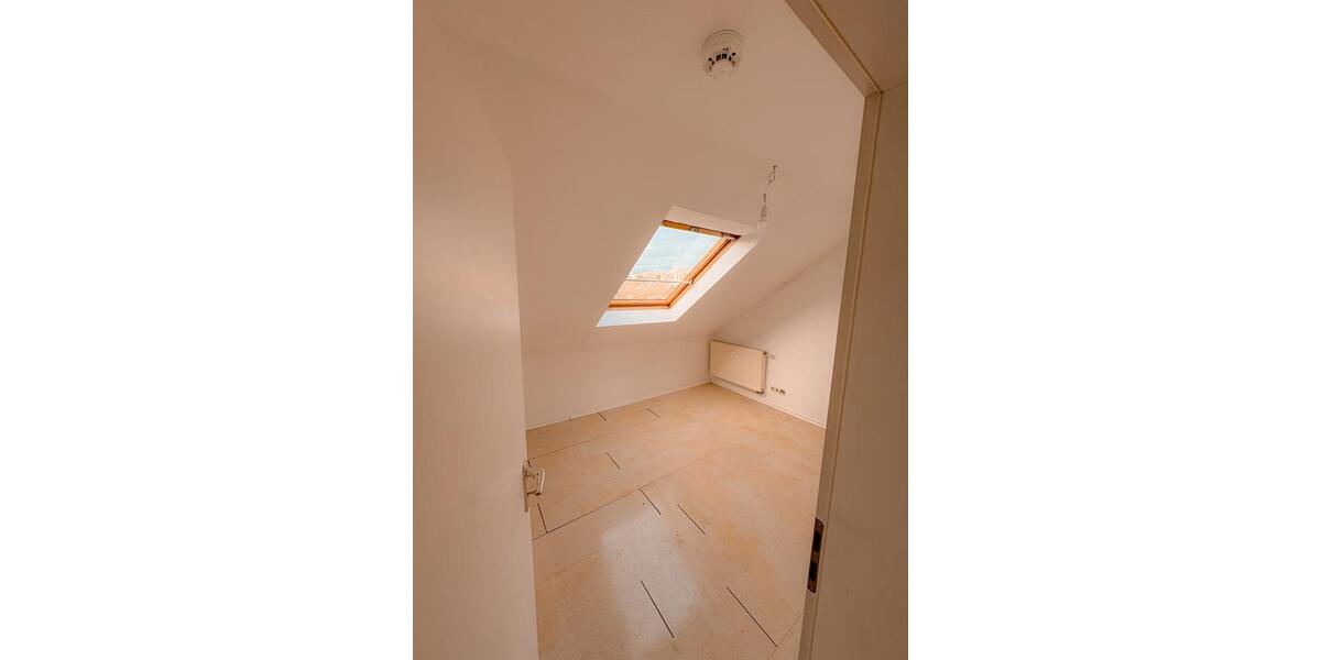 Dachgeschoßwohnung Mönchengladbach Nord - 2 Zimmer, 30 m&sup2;, 450&euro; | Angebot:25721963