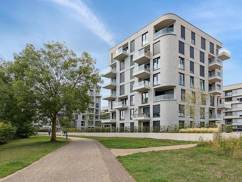 Familien aufgepasst: Großzügige 4-Zimmer-Wohnung mit Balkon und zwei Bädern (mietpreisgedämpft) zimmer