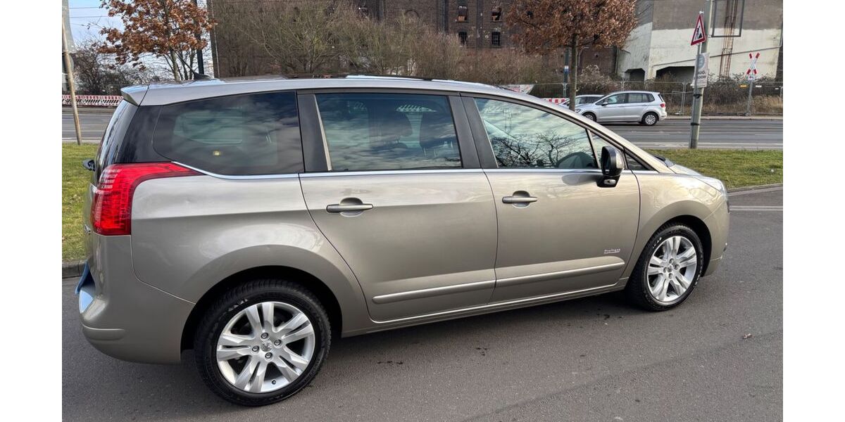 Peugeot 5008 132.400 km 7.900 &euro; Düsseldorf 40547