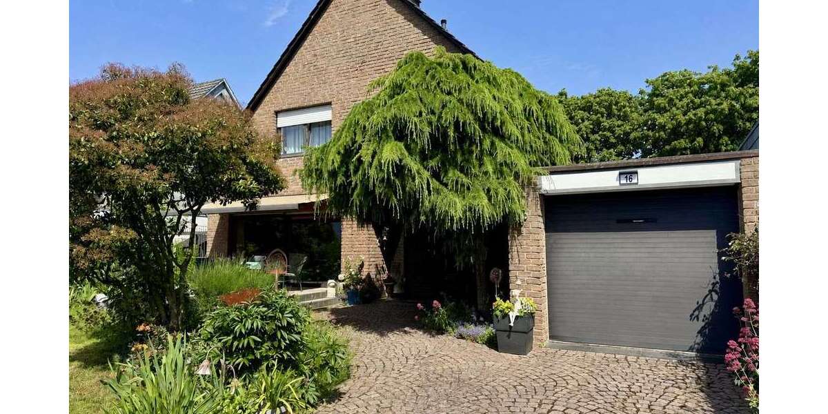 Etagenwohnung Neuss Augustinusviertel - 2 Zimmer, 83 m&sup2;, 750&euro; | Angebot:26824804