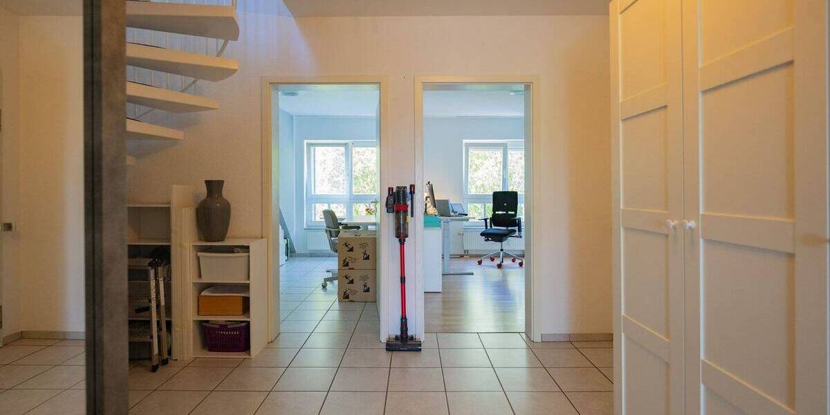 Etagenwohnung Krefeld / Cracau Cracau - 4 Zimmer, 91 m&sup2;, 279.000&euro; | Angebot:23964581