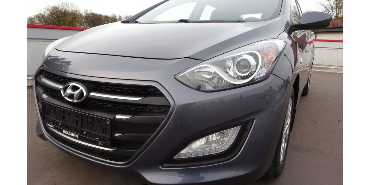 Hyundai i30 118.000 km 7.890 &euro; Solingen 42719