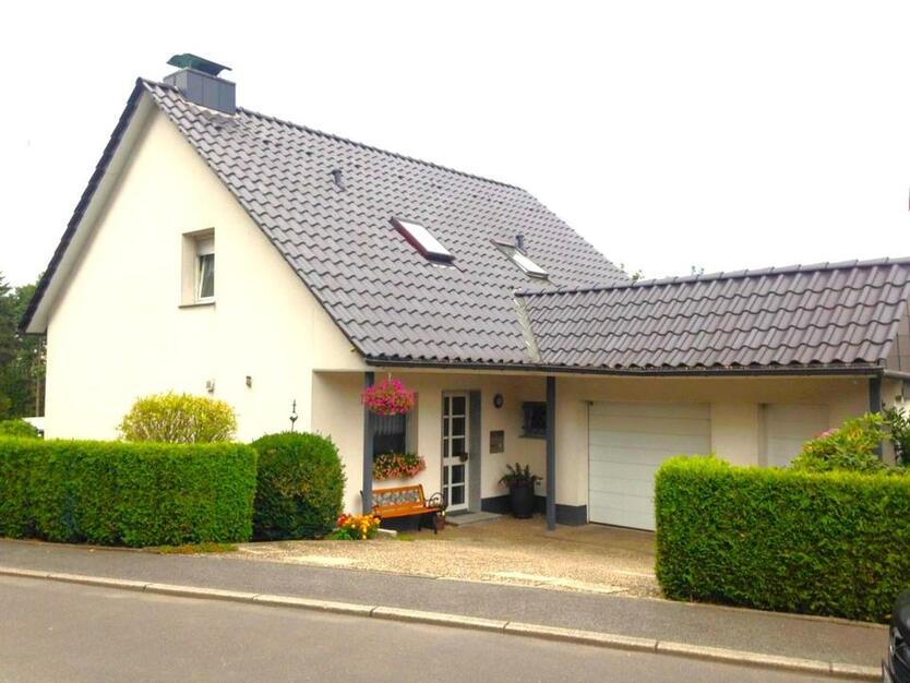 Freistehendes EFH mit Weitblick + perfekter Anbindung