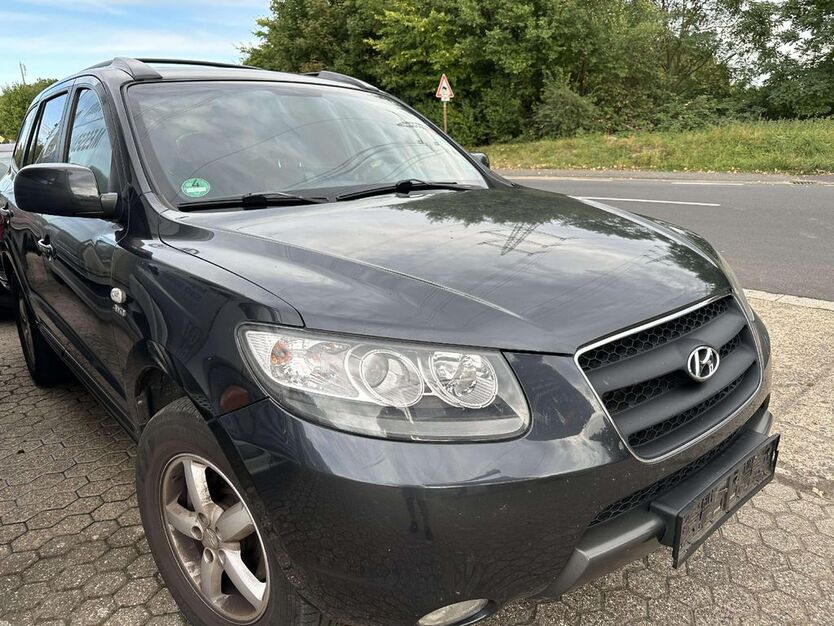 Hyundai SANTA FE 221.145 km 3.999 € Köln 51145
