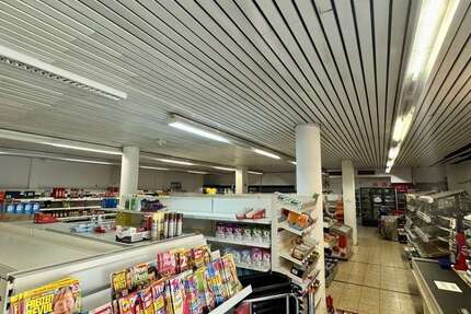 Einzelhandel in Köln 4.900 € 320 m²