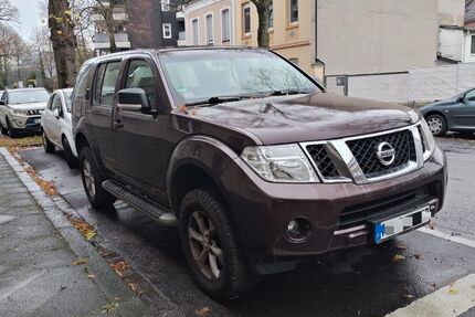 Nissan Pathfinder 155.604 km 14.000 &euro; Hilden 40721