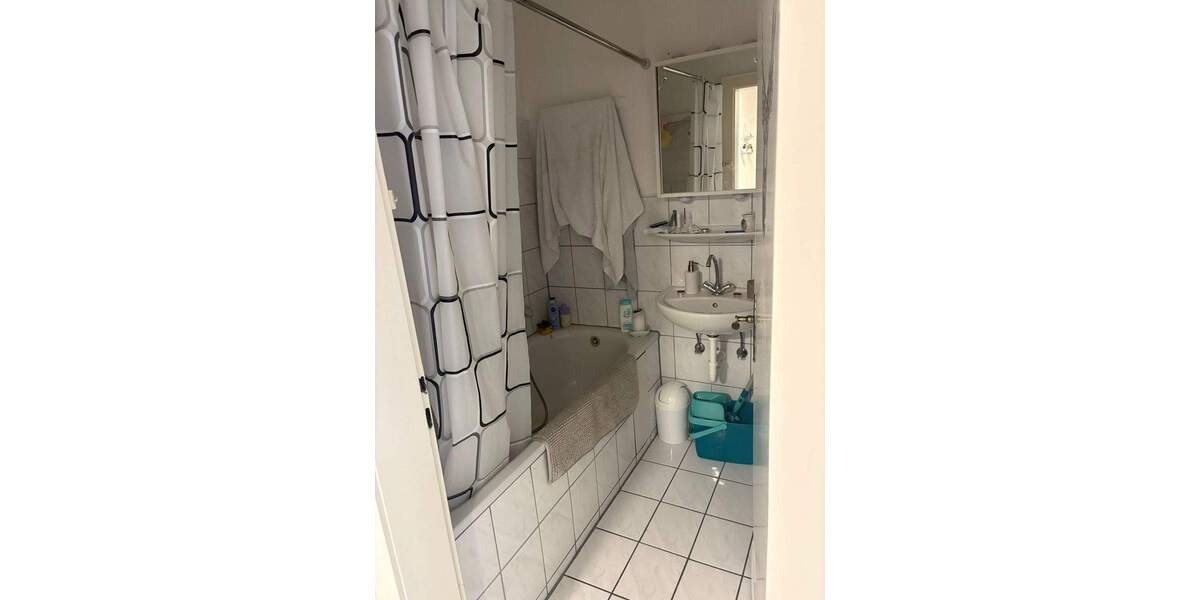 Etagenwohnung Krefeld Stadtmitte - 3 Zimmer, 78 m&sup2;, 710&euro; | Angebot:25739057