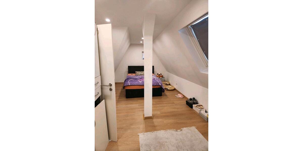 Dachgeschoßwohnung Duisburg Duisburg-Mitte - 8 Zimmer, 164 m&sup2;, 265.000&euro; | Angebot:27167080