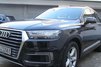 Audi Q7 101.000 km 32.990 &euro; Düsseldorf 40210