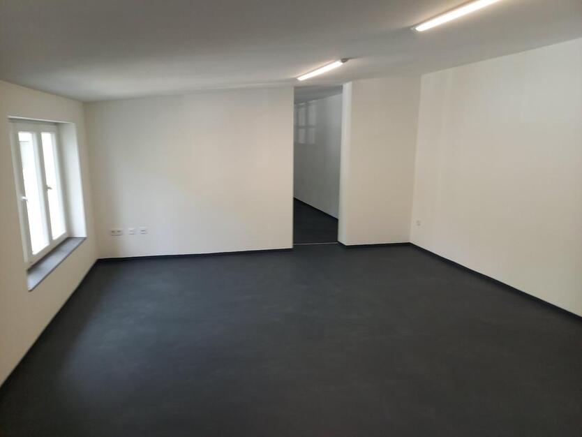 Büro mit Lager und Garage in Essen Holsterhausen